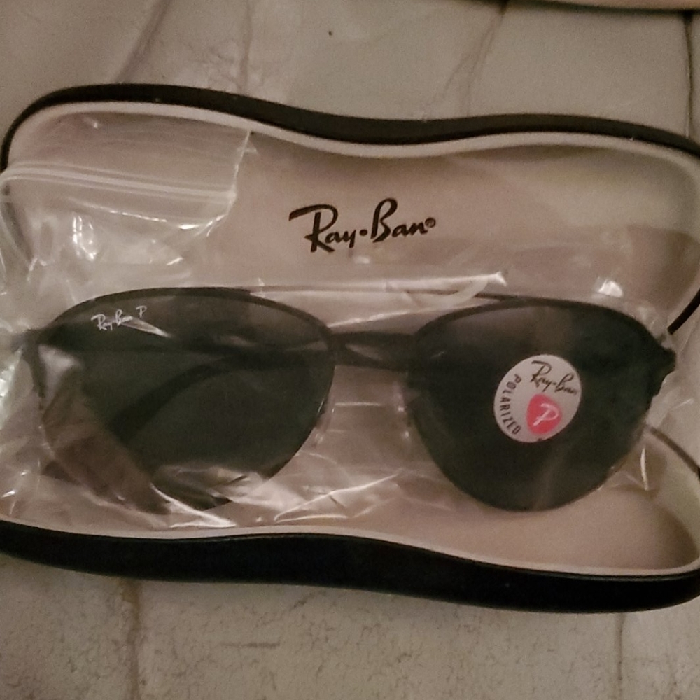 Raybans 2025 new black leather case new 2025 gorgeous 😍 Real - Picture 5 of 6